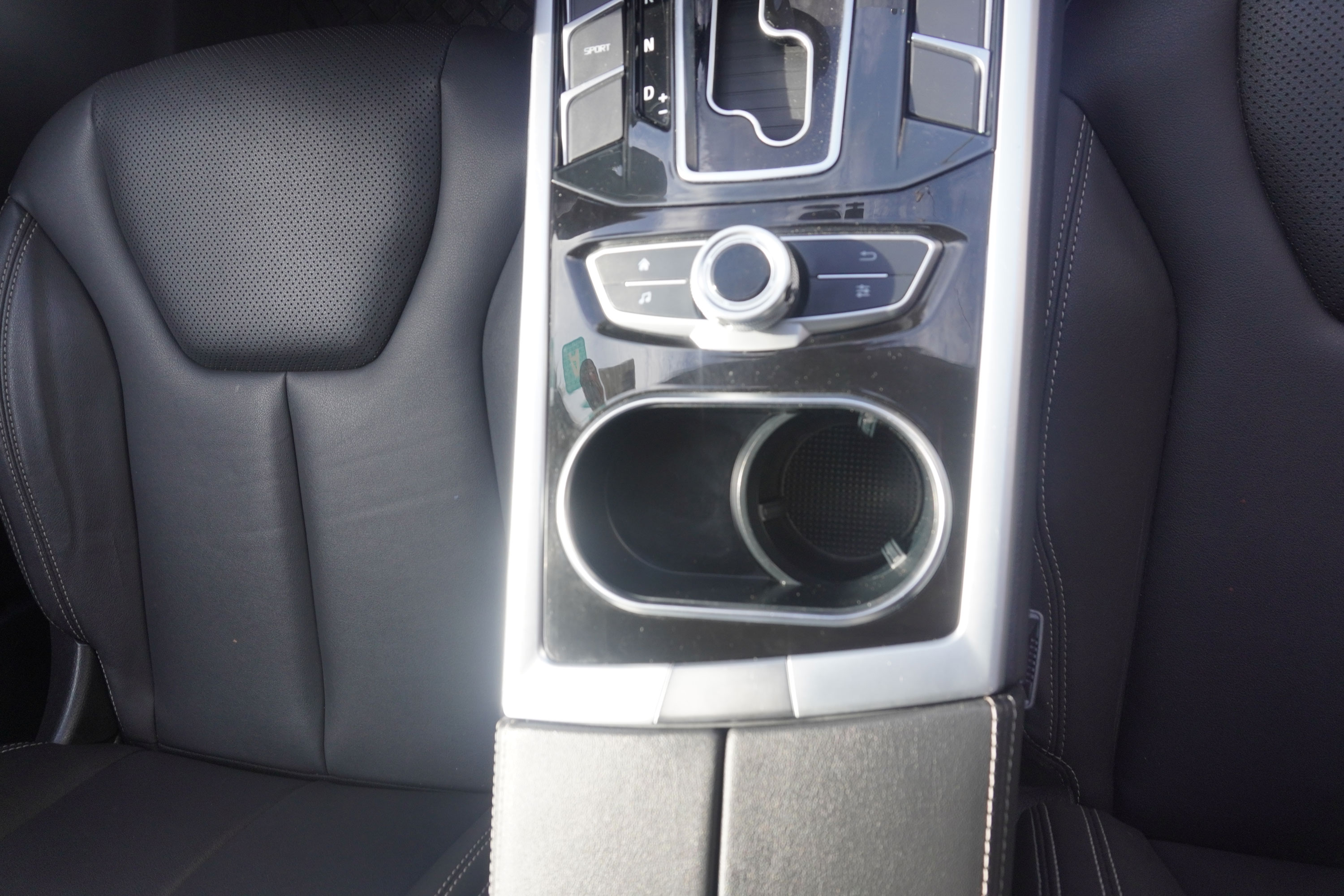Ford Territory — foto 7 de 16