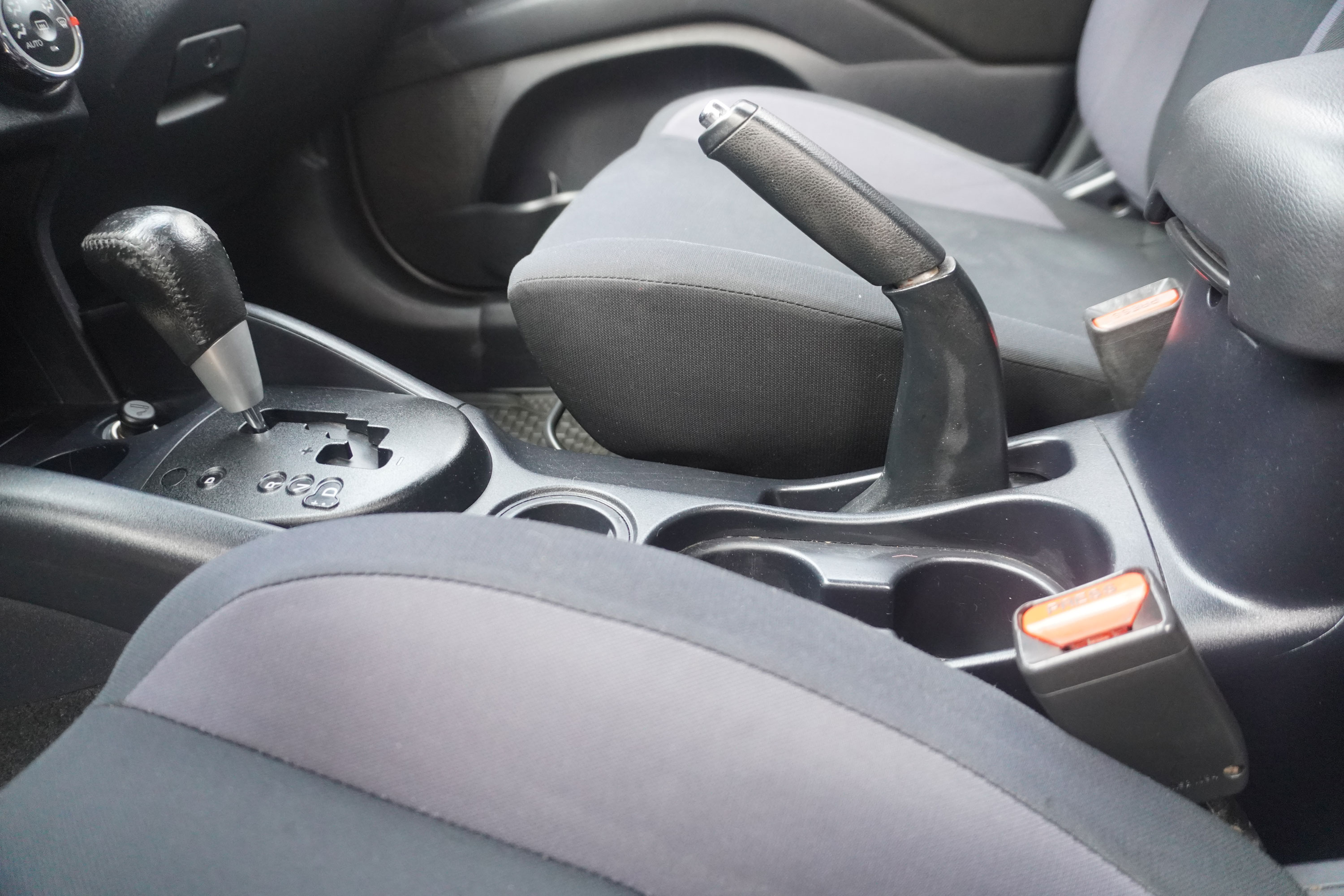 Mitsubishi Outlander — foto 11 de 13