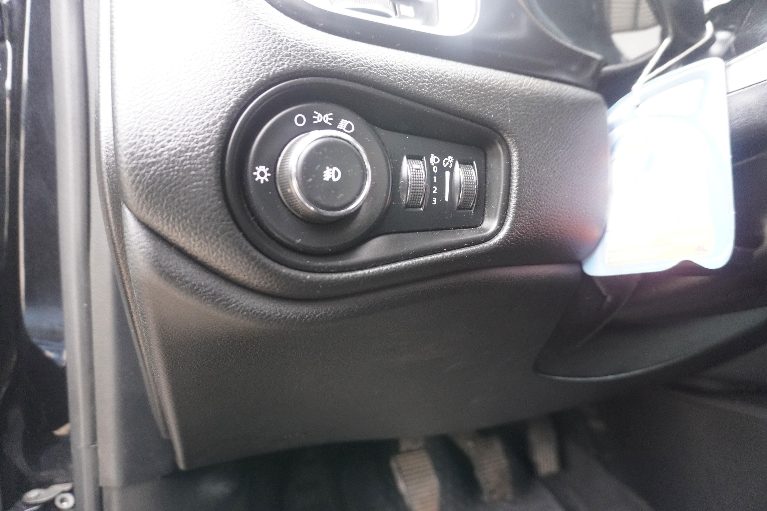 Jeep Renegade — foto 4 de 16