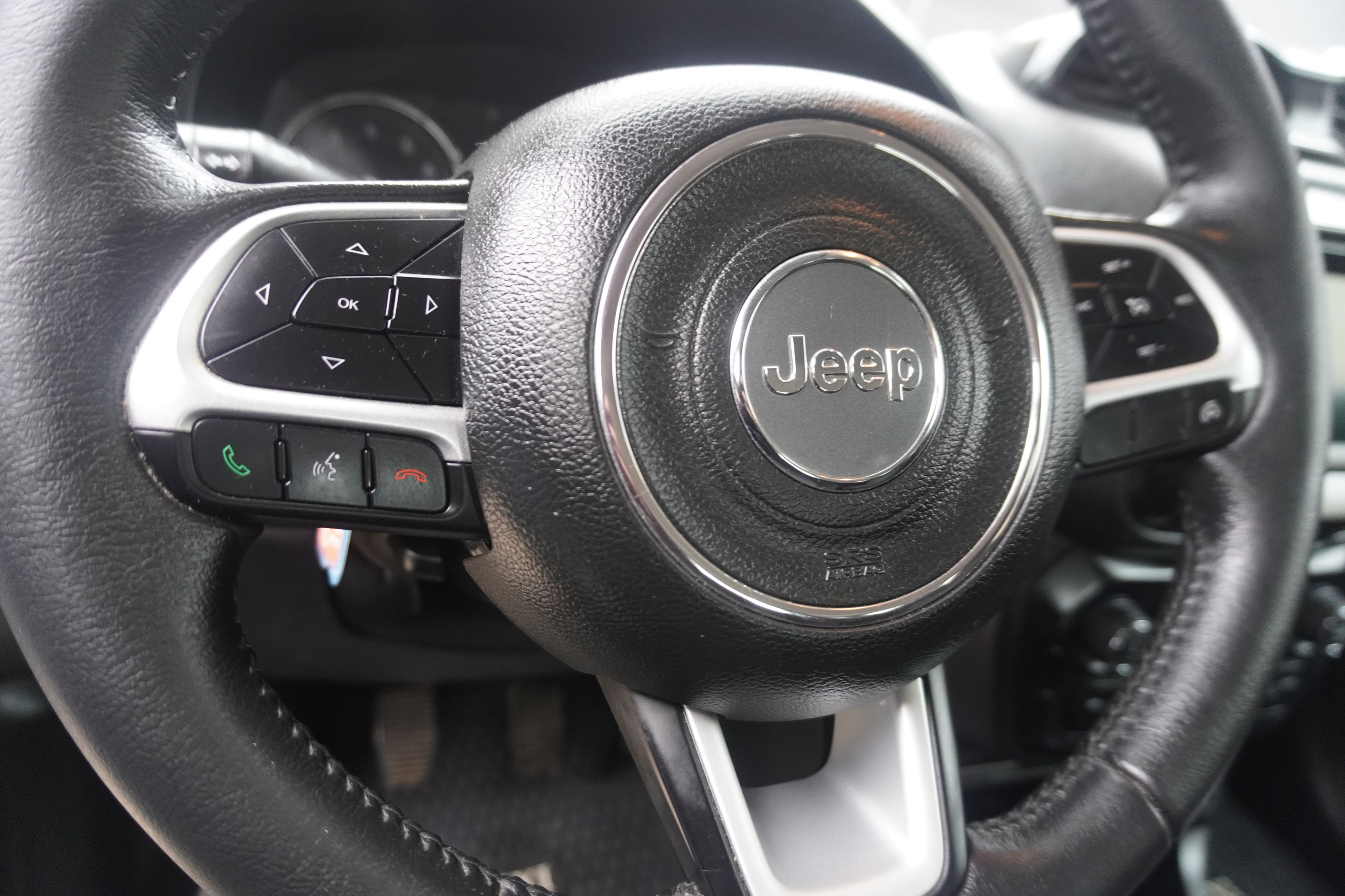 Jeep Renegade — foto 5 de 16