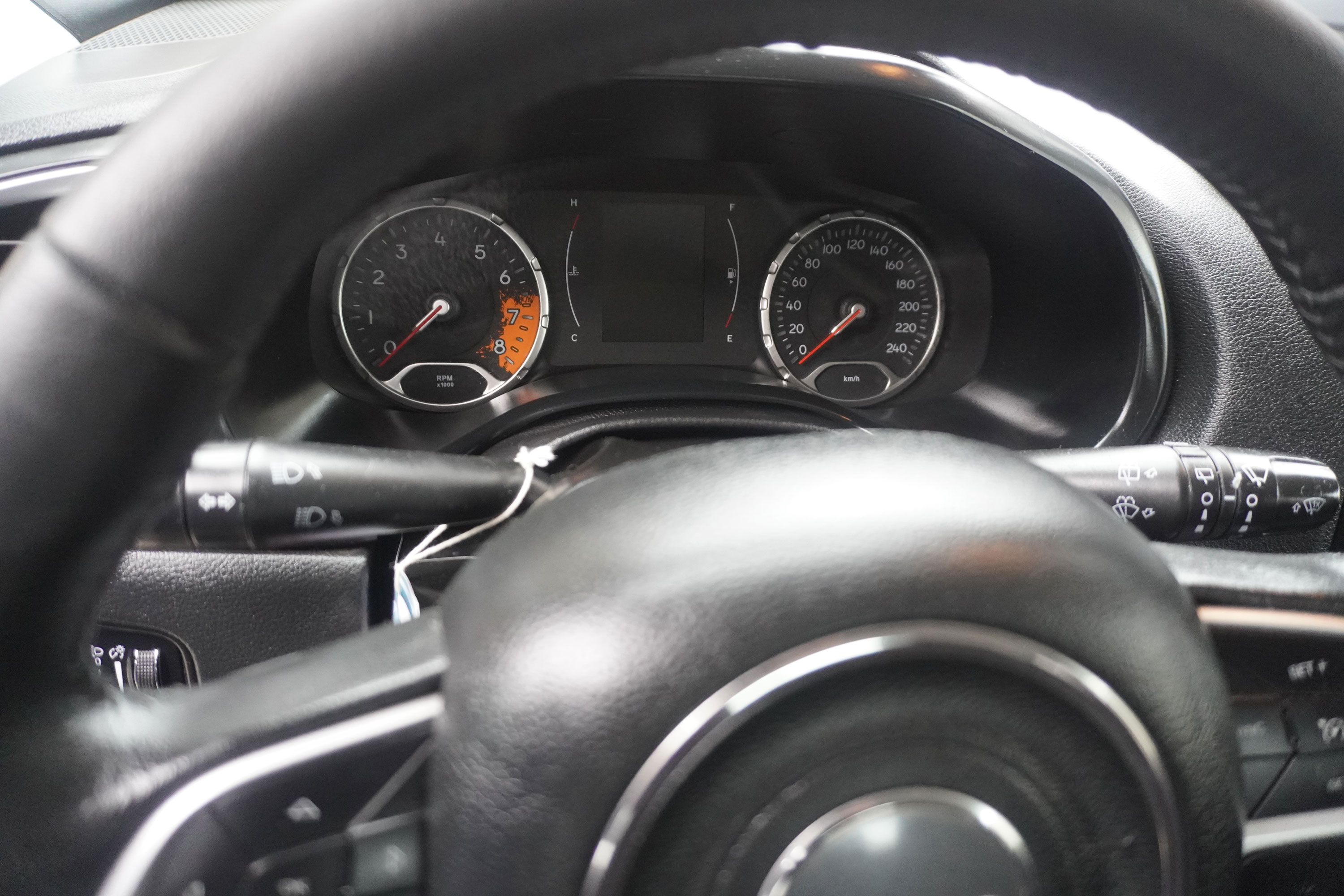 Jeep Renegade — foto 6 de 16